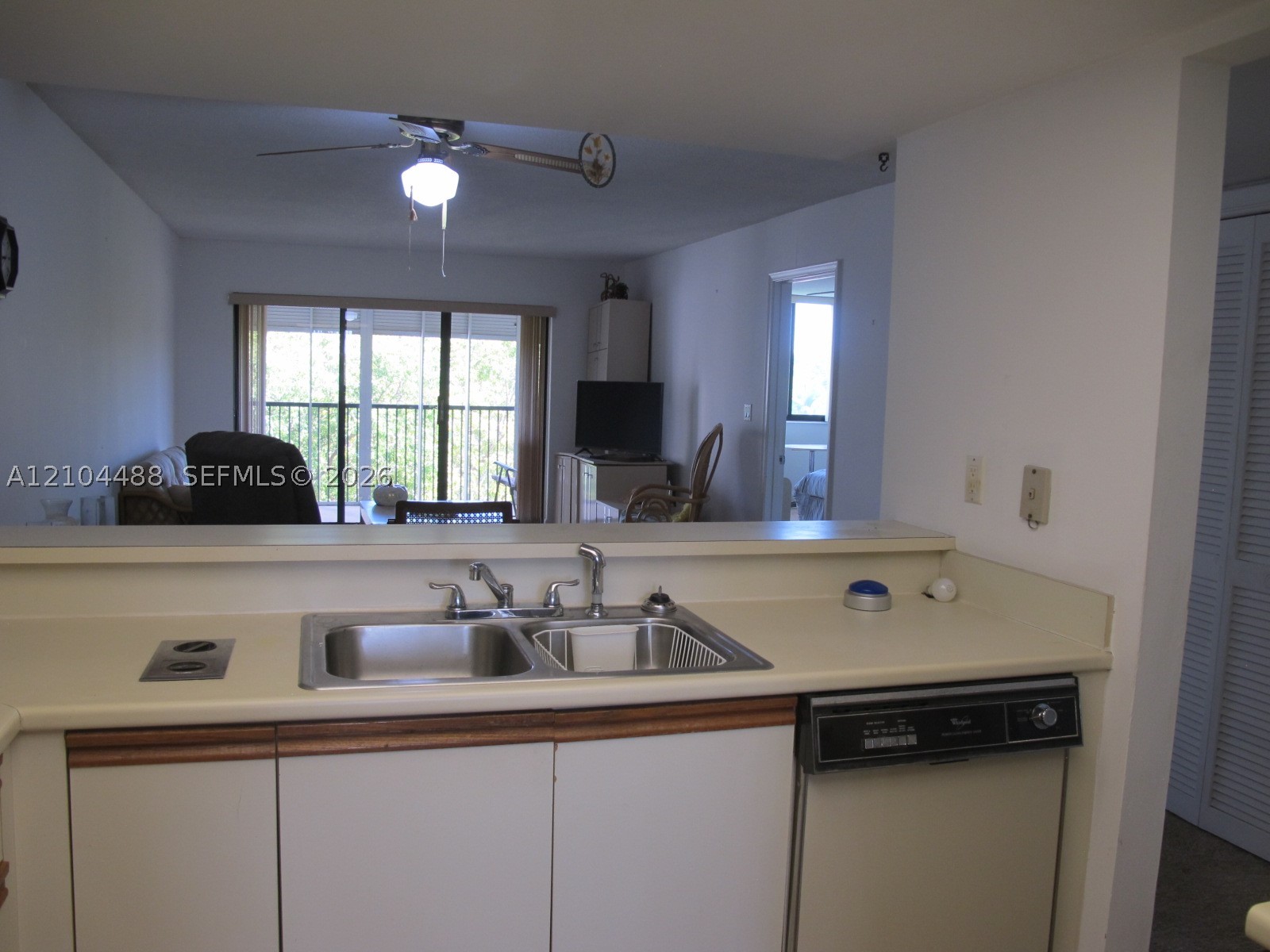 520 SE 12th St #305, Dania Beach FL 33004