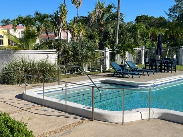 520 SE 12th St #305, Dania Beach FL 33004