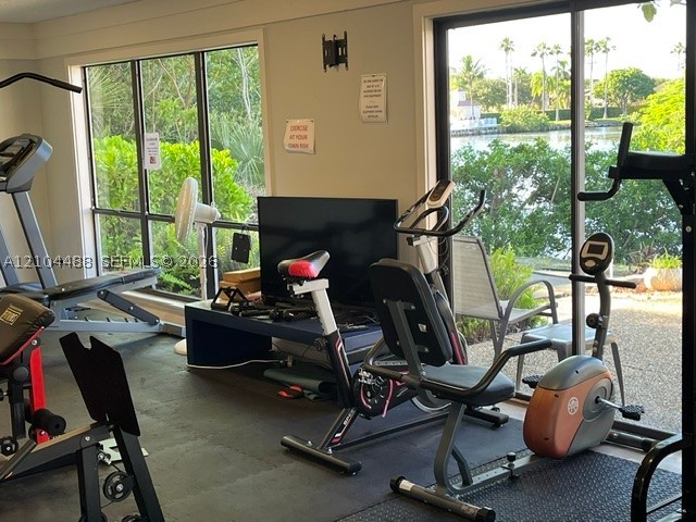 520 SE 12th St #305, Dania Beach FL 33004