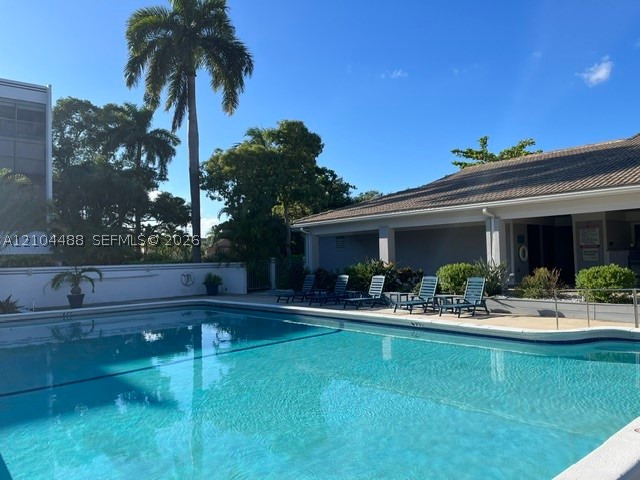 520 SE 12th St #305, Dania Beach FL 33004