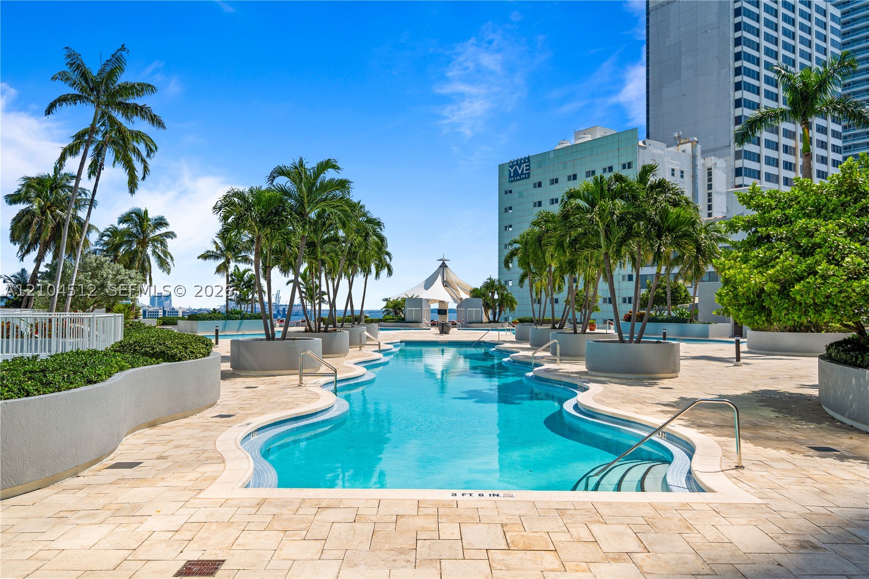 253 NE 2nd St #424, Miami FL 33132