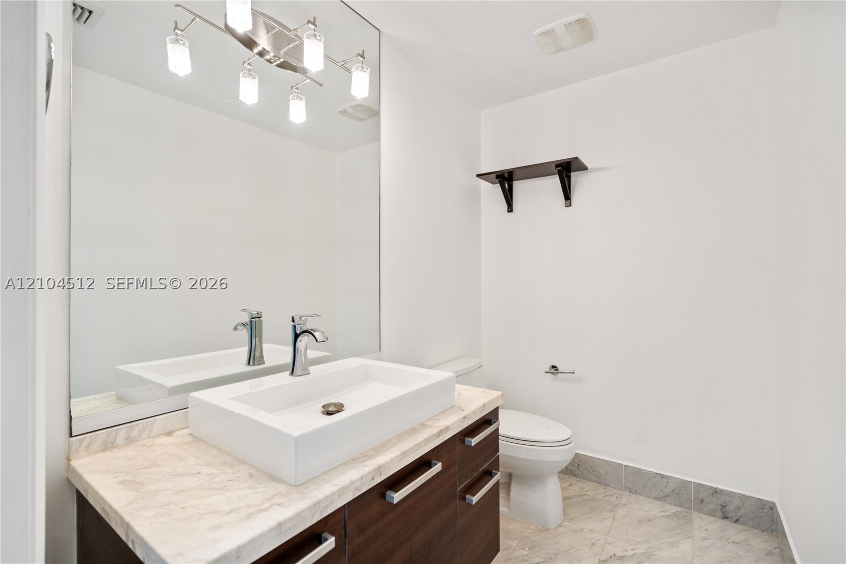 253 NE 2nd St #424, Miami FL 33132