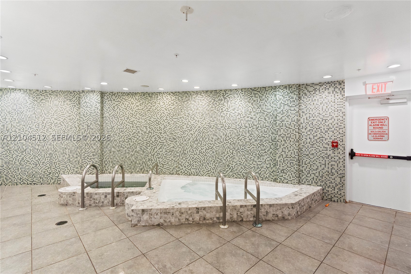 253 NE 2nd St #424, Miami FL 33132