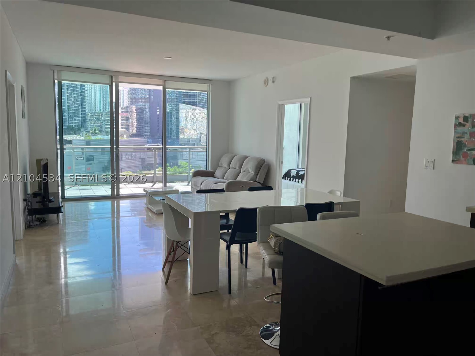 90 SW 3rd St #1615, Miami FL 33130