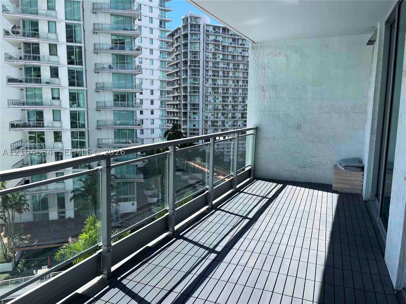 90 SW 3rd St #1615, Miami FL 33130