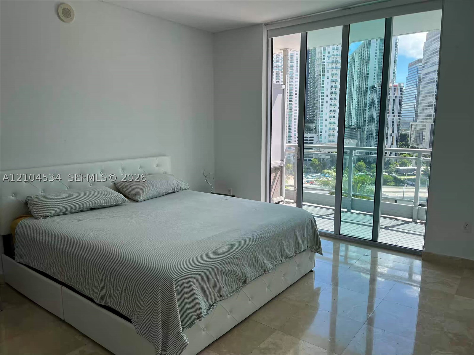 90 SW 3rd St #1615, Miami FL 33130