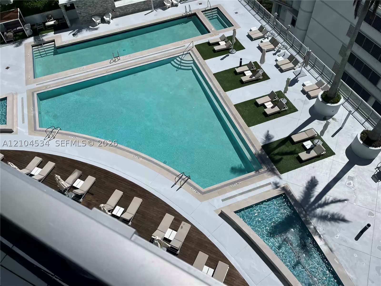 90 SW 3rd St #1615, Miami FL 33130