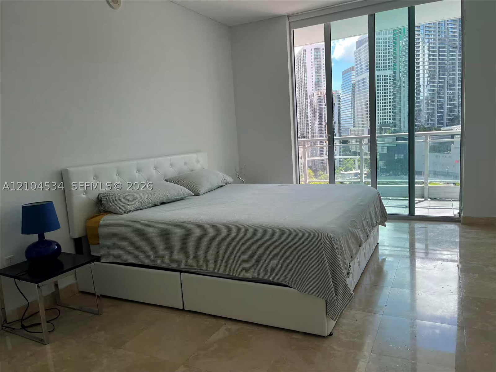 90 SW 3rd St #1615, Miami FL 33130