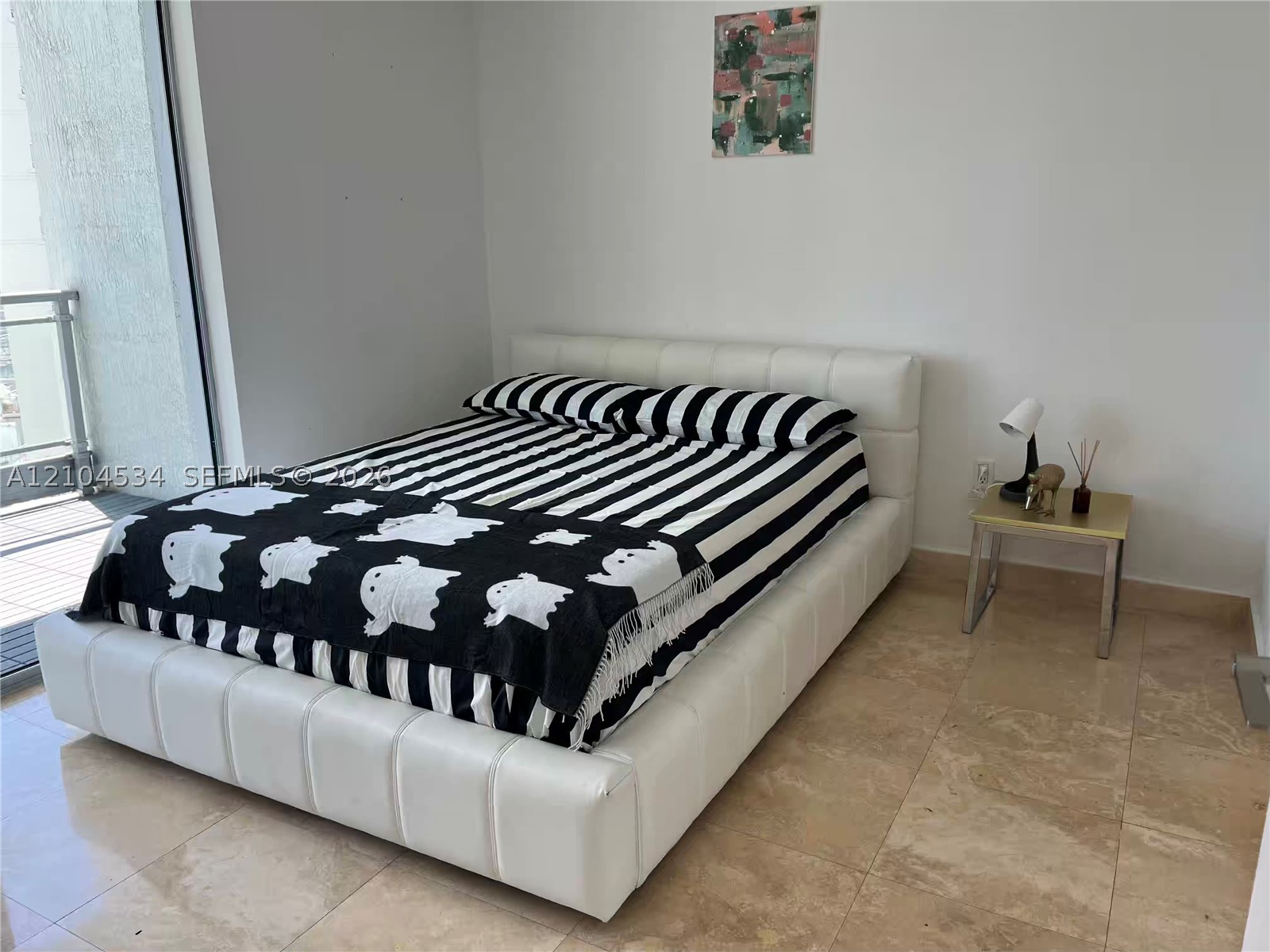 90 SW 3rd St #1615, Miami FL 33130
