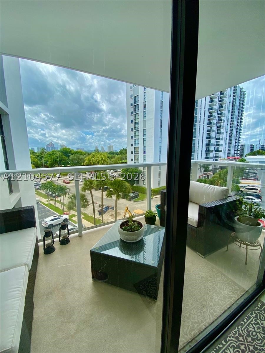 3701 N Country Club Dr #508, Aventura FL 33180