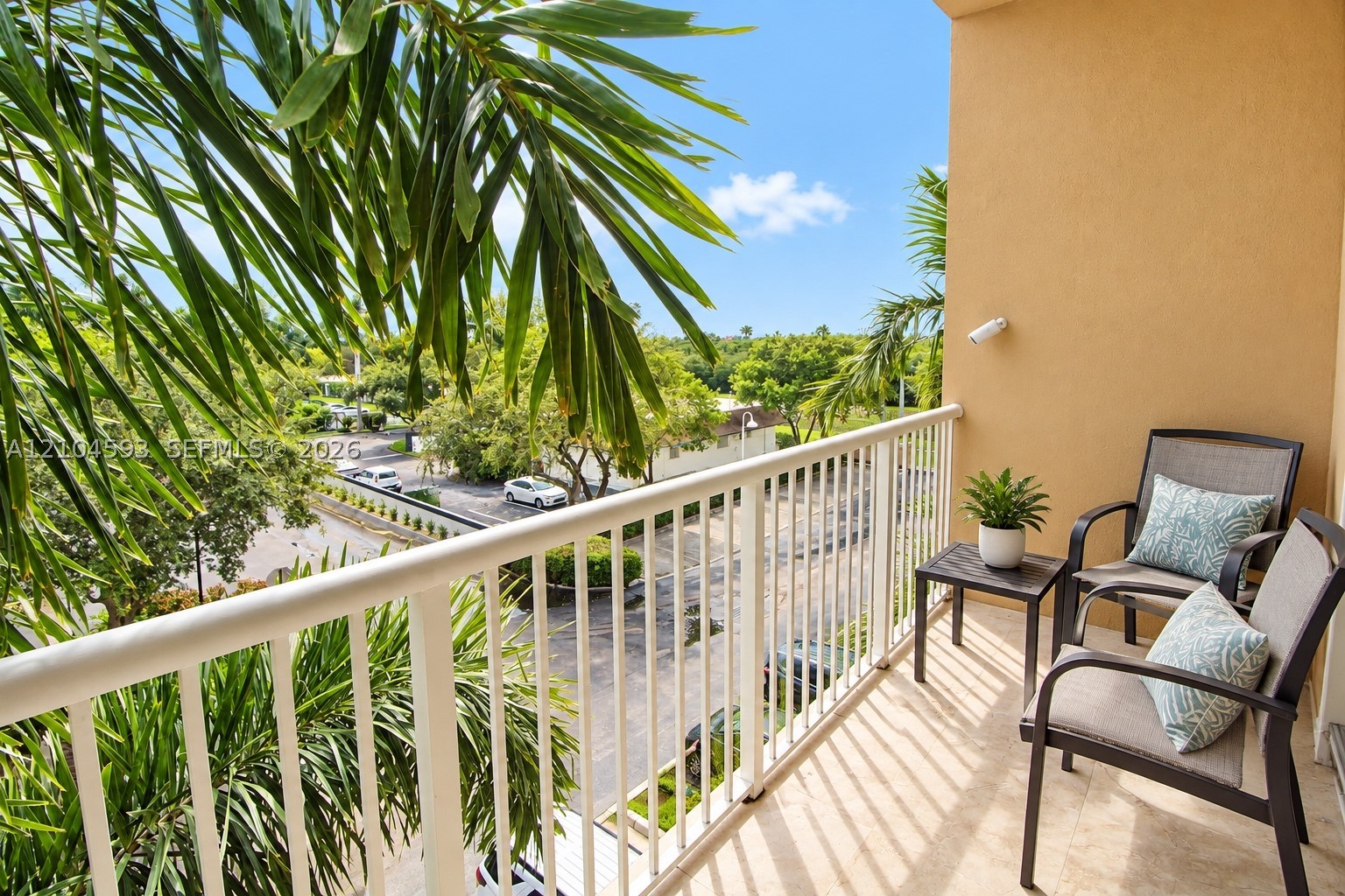 609 E Sheridan St #405, Dania Beach FL 33004