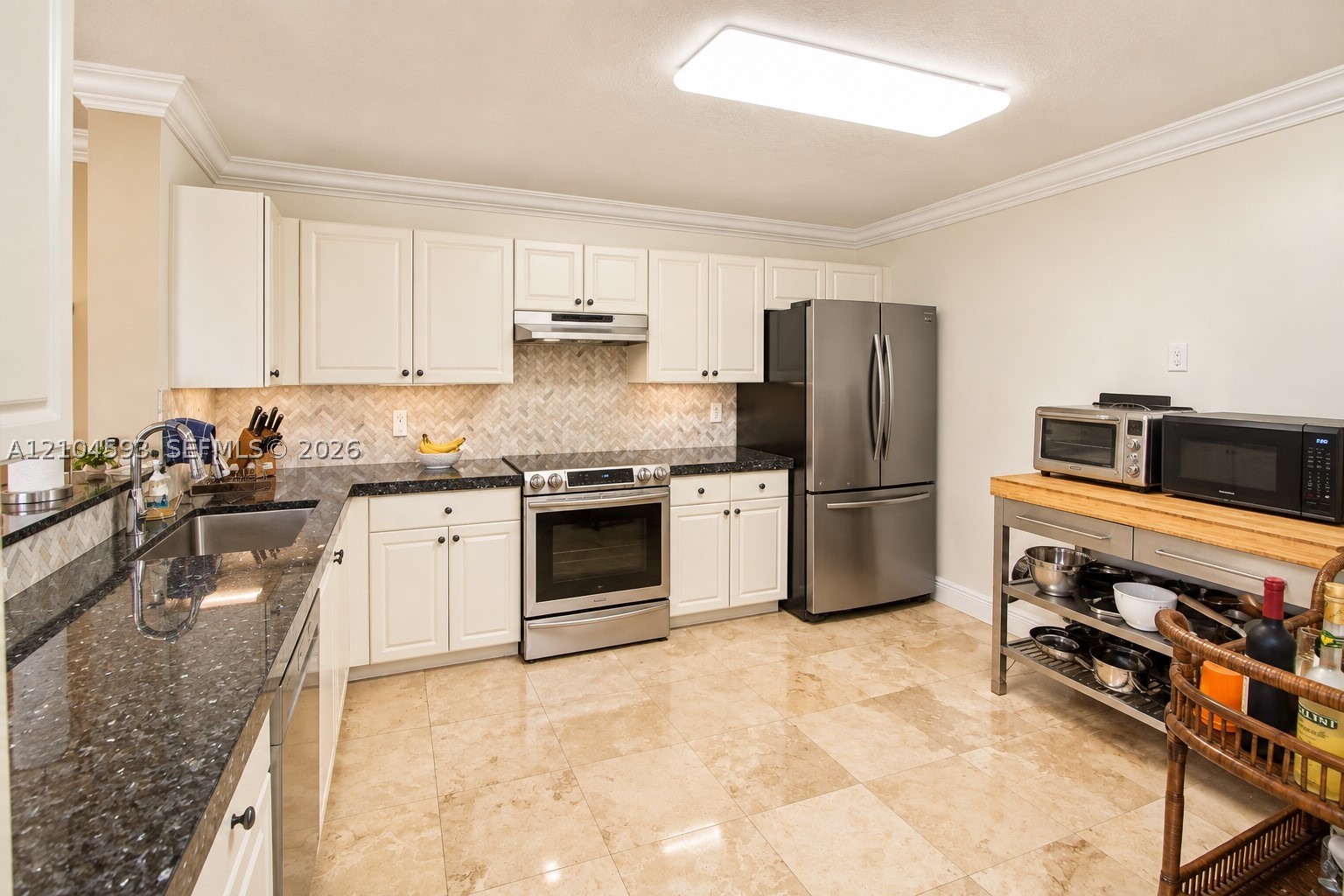 609 E Sheridan St #405, Dania Beach FL 33004