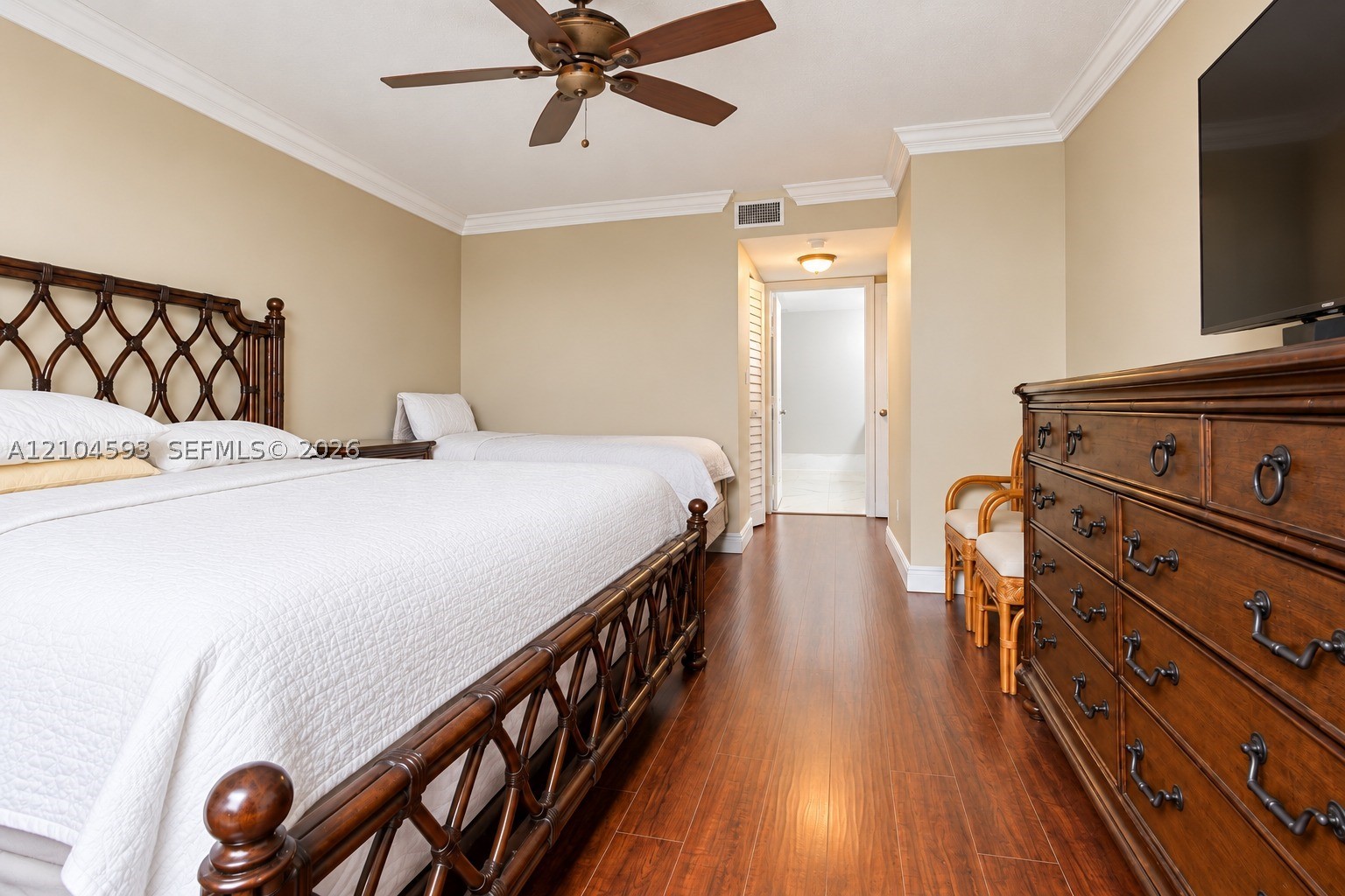 609 E Sheridan St #405, Dania Beach FL 33004