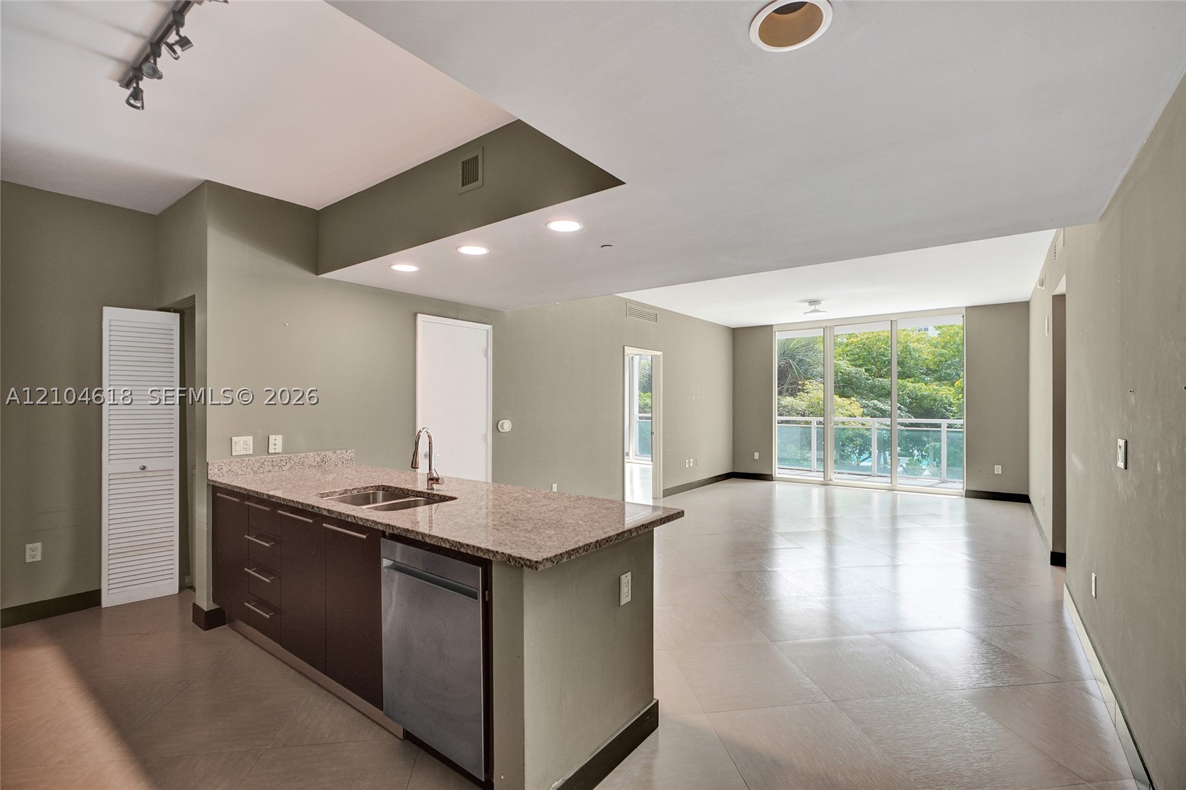 951 Brickell Ave #1106, Miami FL 33131