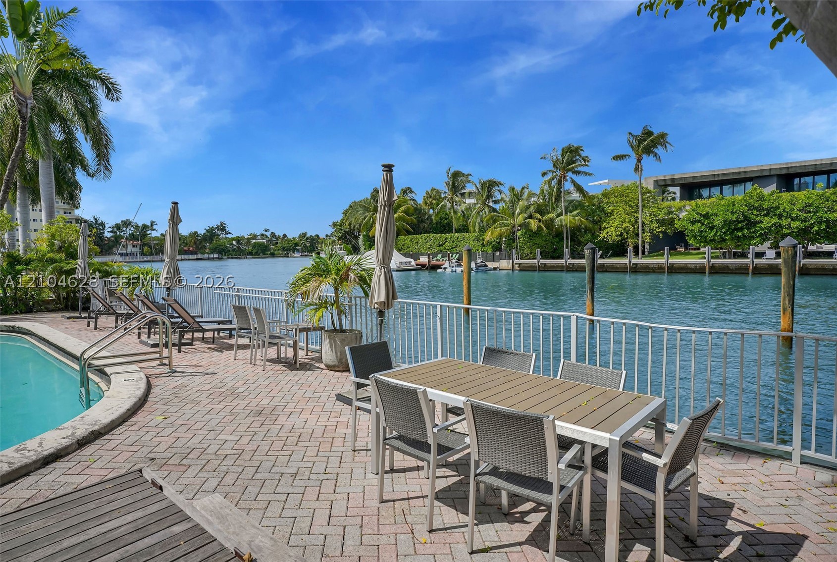 4800 Pine Tree Dr #101, Miami Beach FL 33140