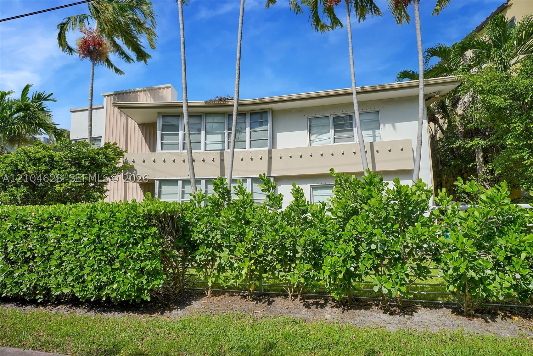 4800 Pine Tree Dr #101, Miami Beach FL 33140