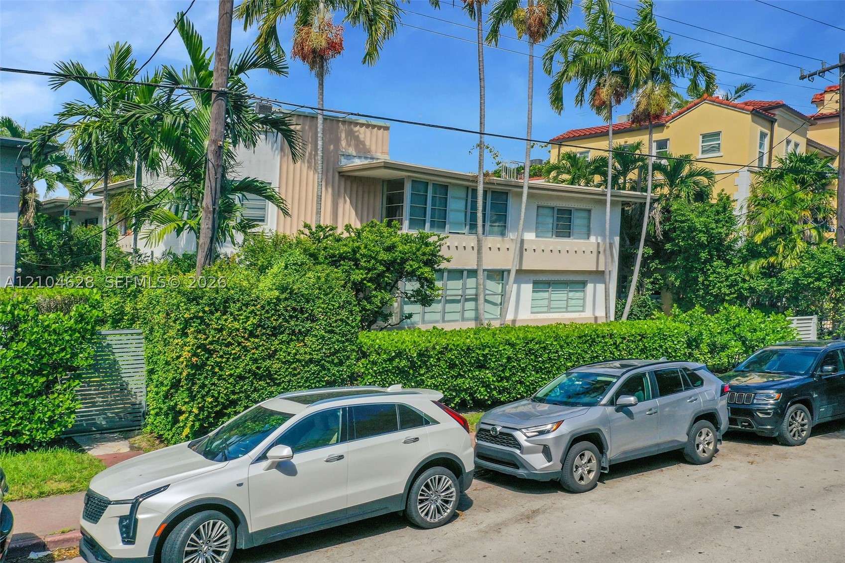 4800 Pine Tree Dr #101, Miami Beach FL 33140
