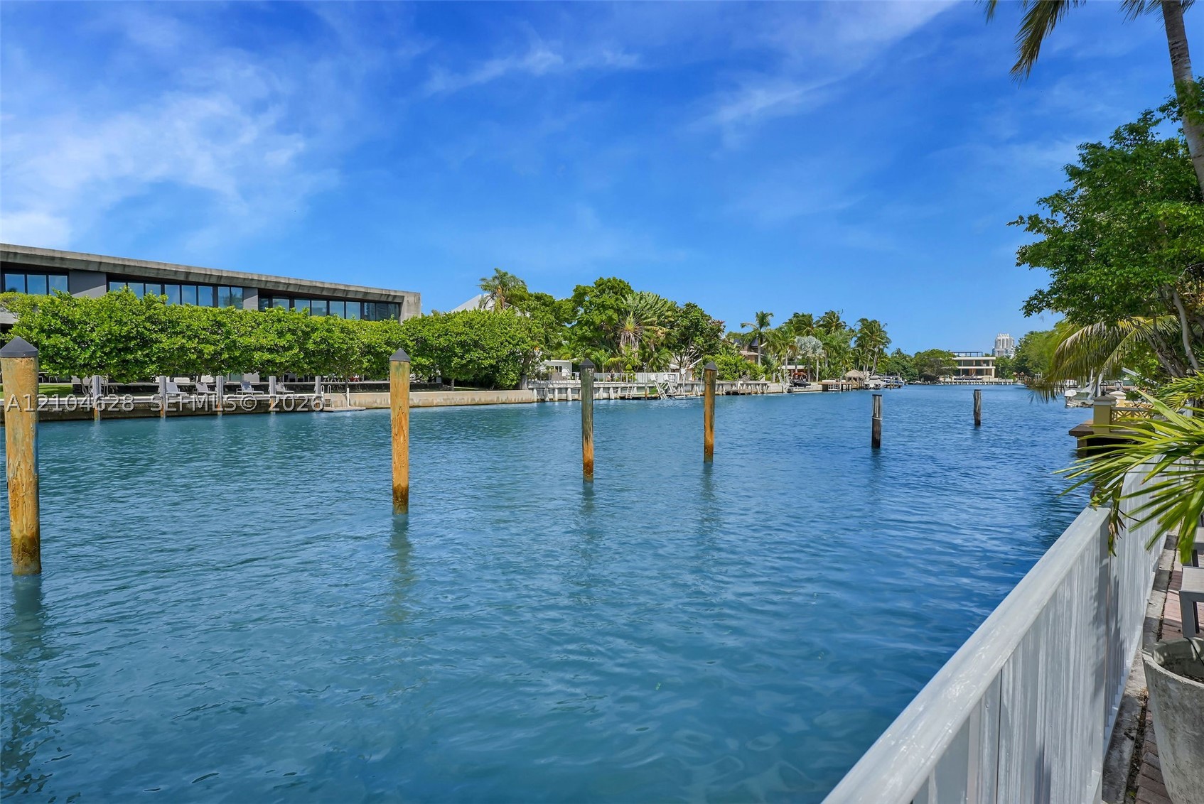 4800 Pine Tree Dr #101, Miami Beach FL 33140