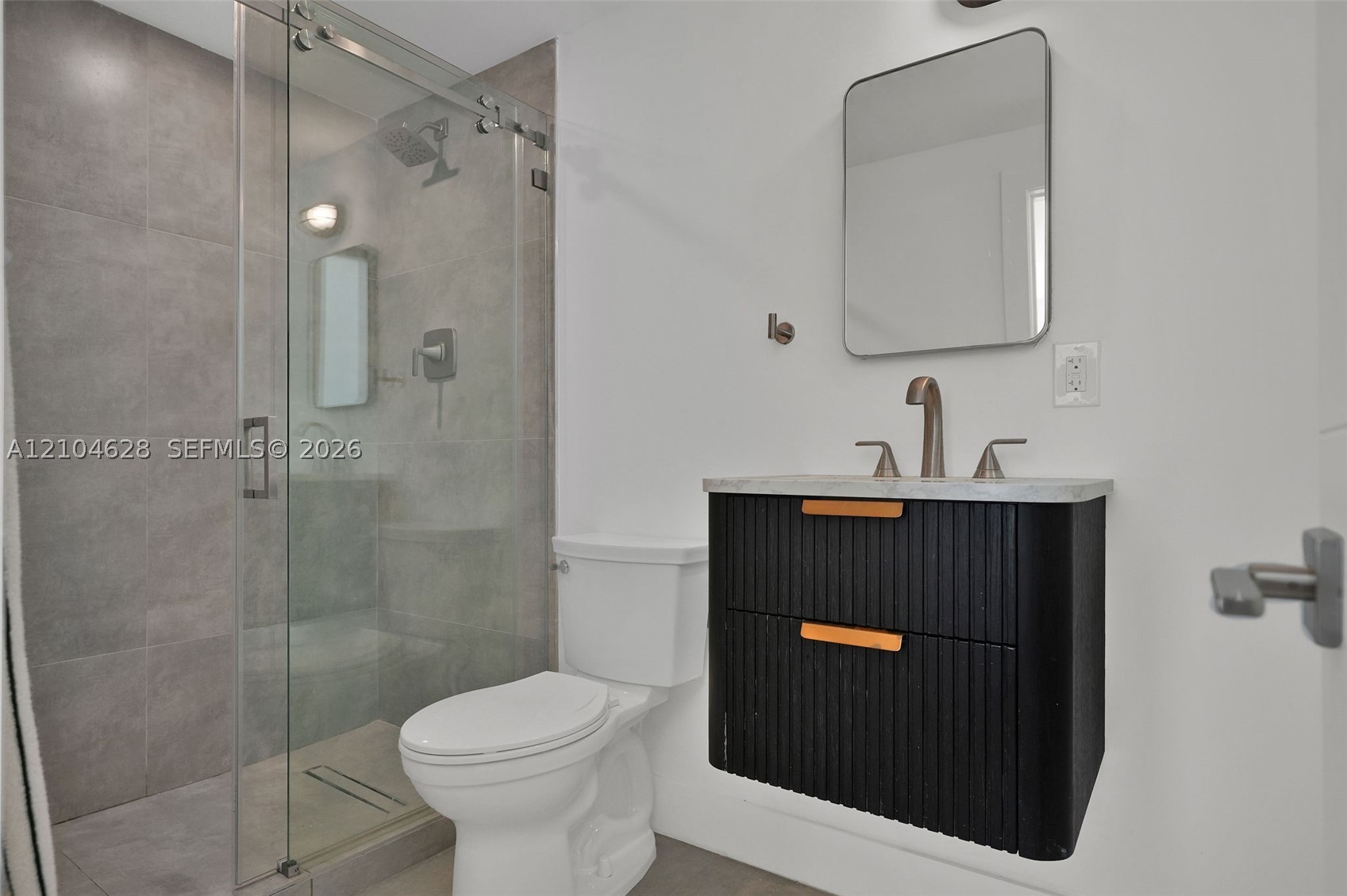 4800 Pine Tree Dr #101, Miami Beach FL 33140