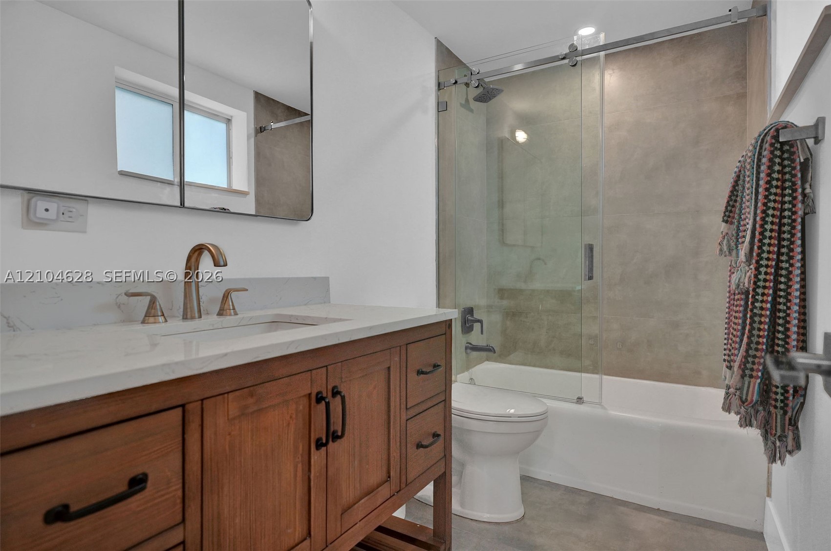 4800 Pine Tree Dr #101, Miami Beach FL 33140