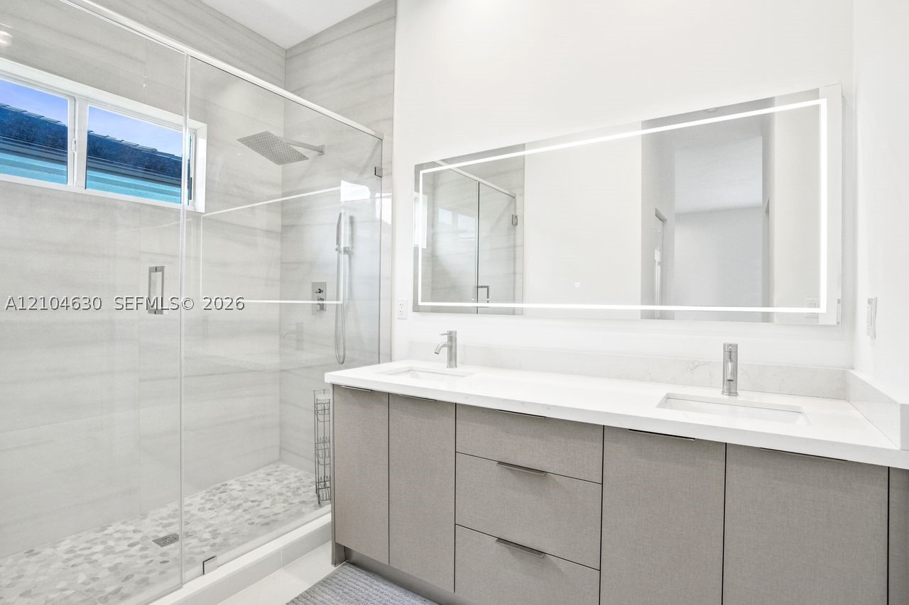 21329 Ingraham Ave Rd, Cutler Bay FL 33189