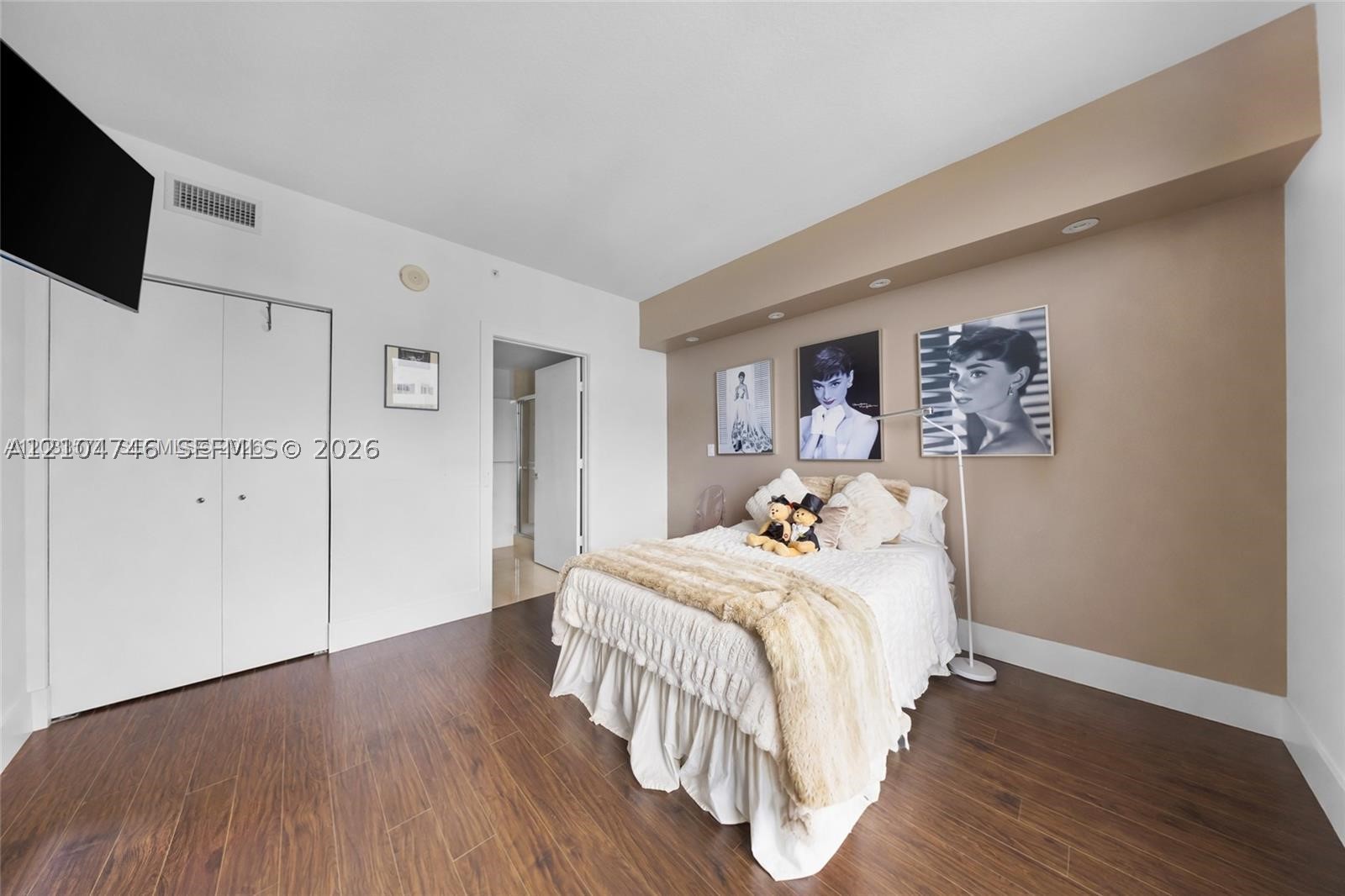 16275 Collins Ave #2502, Sunny Isles Beach FL 33160