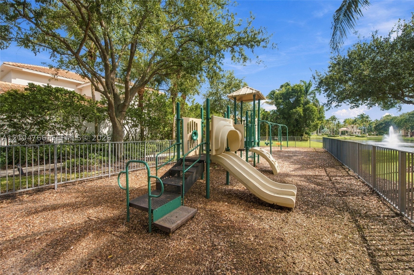 5123 Isabella Dr, Palm Beach Gardens FL 33418