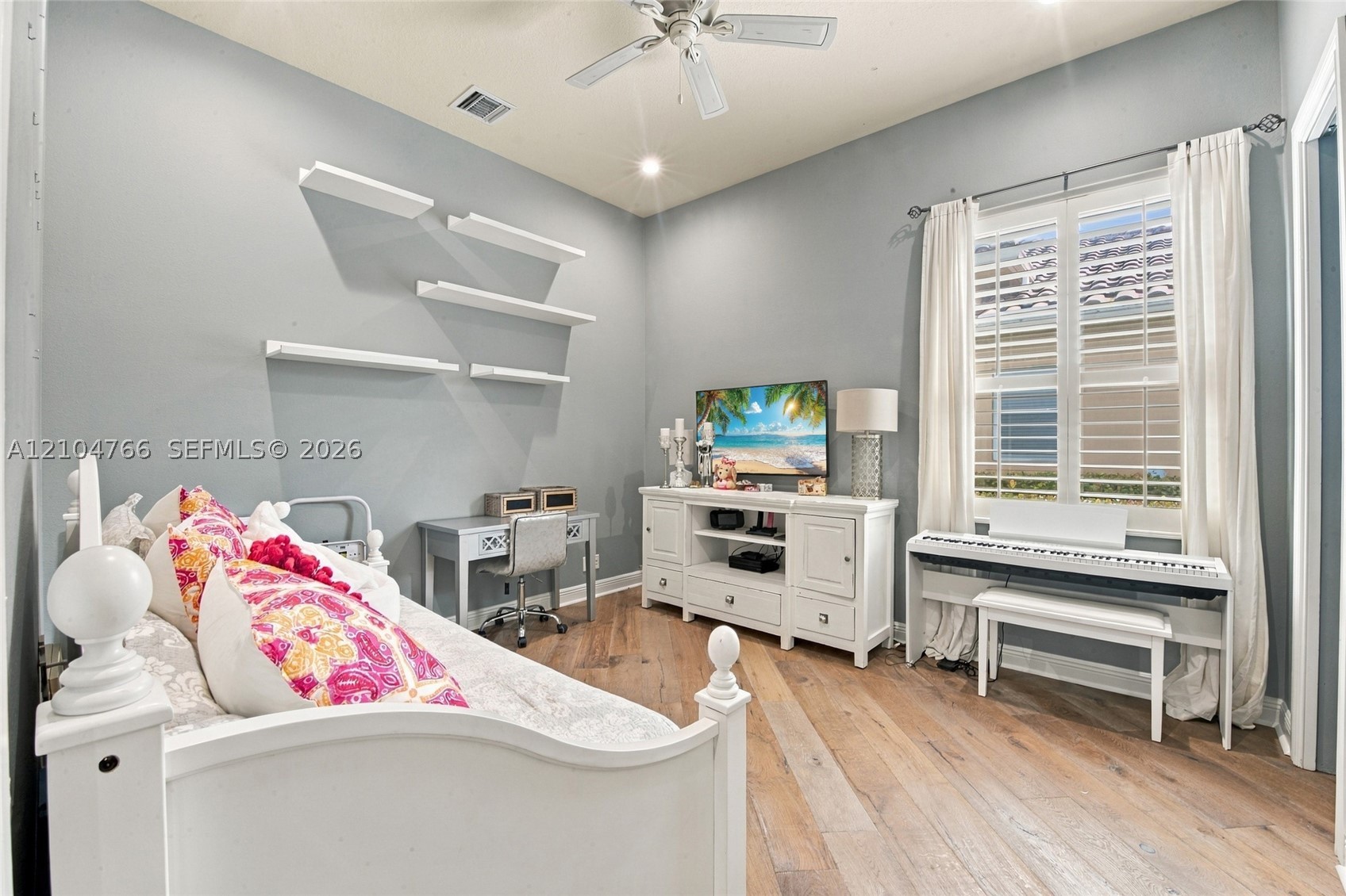 5123 Isabella Dr, Palm Beach Gardens FL 33418