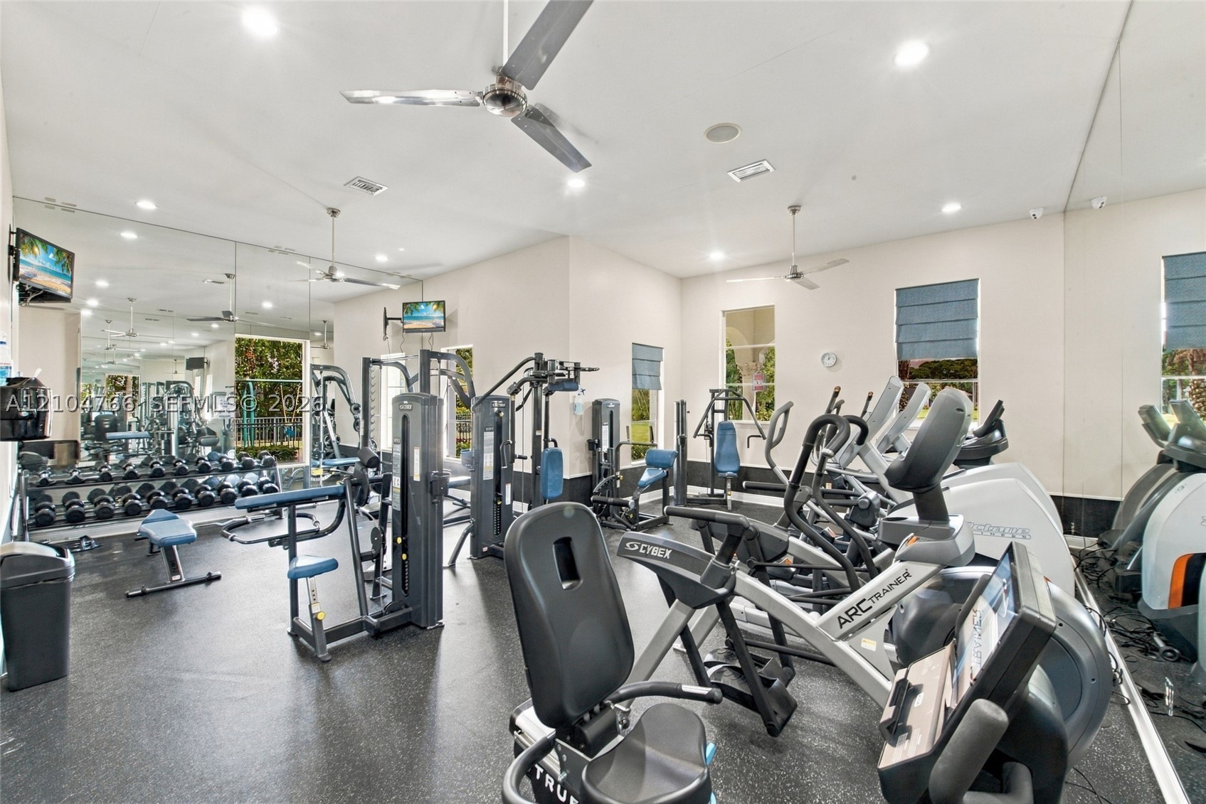 5123 Isabella Dr, Palm Beach Gardens FL 33418