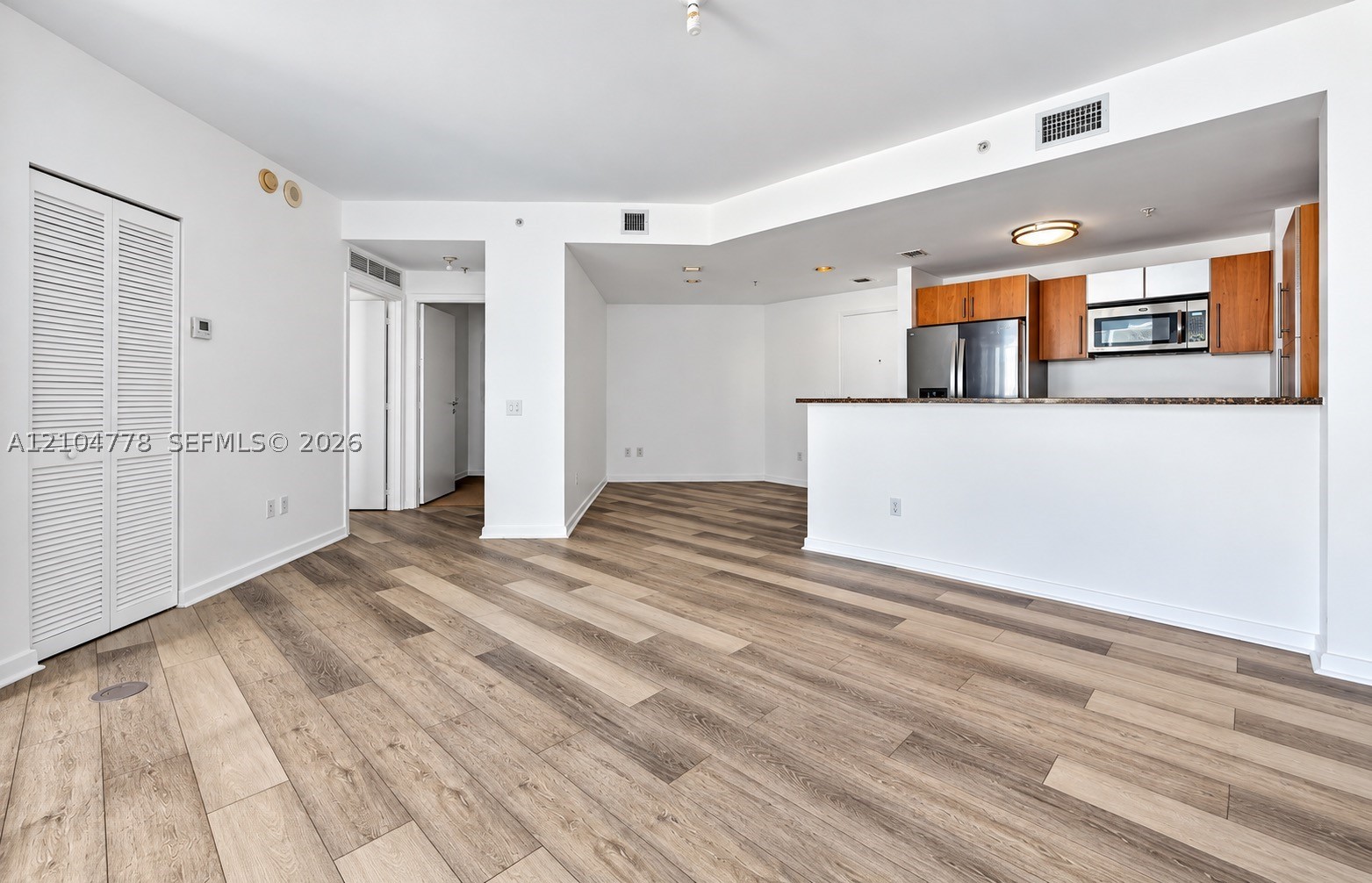 300 S Biscayne Blvd #T-2407, Miami FL 33131