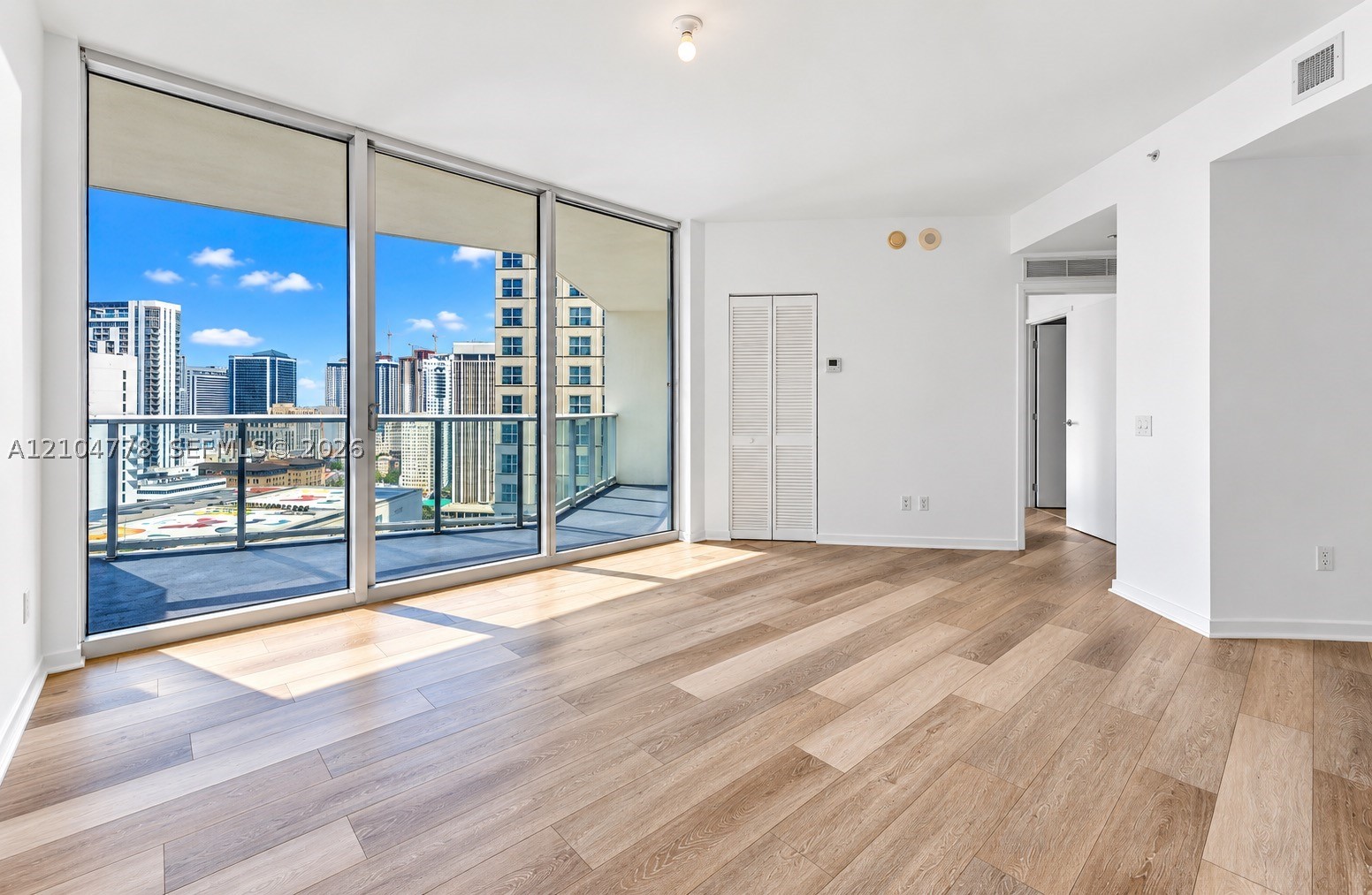 300 S Biscayne Blvd #T-2407, Miami FL 33131