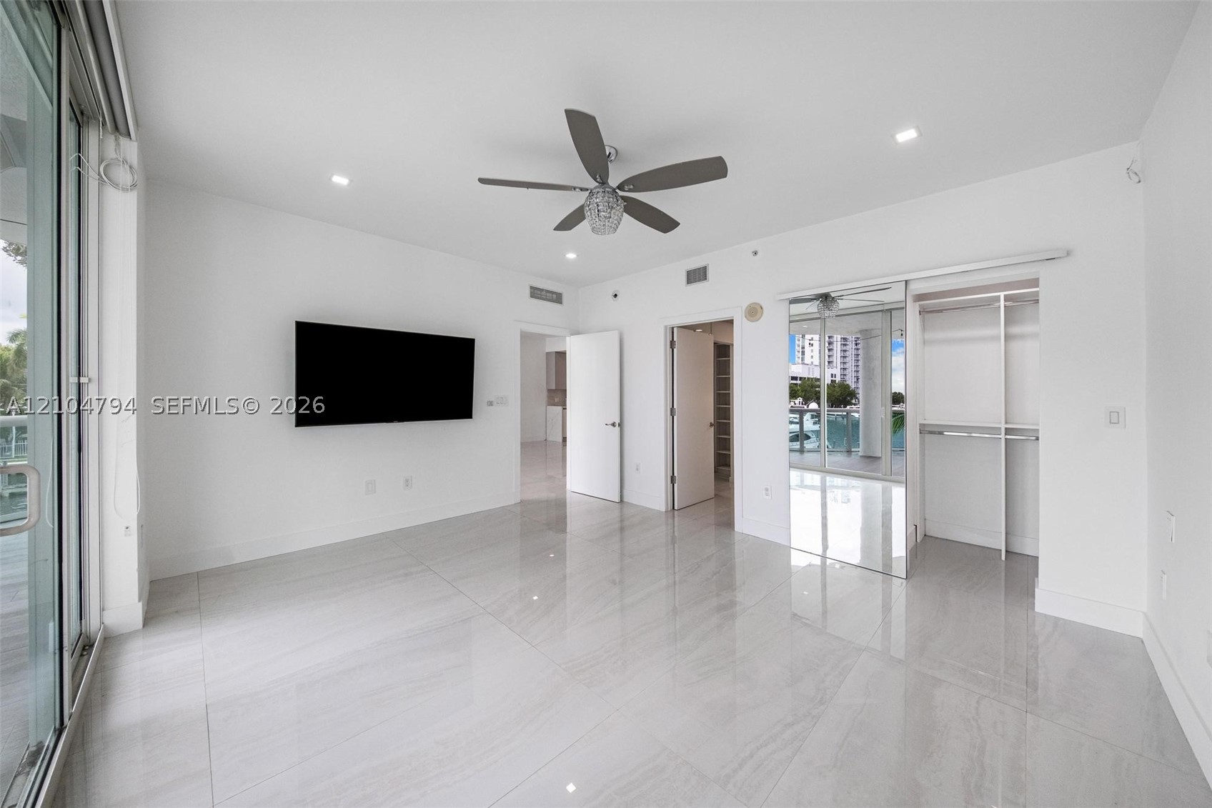 7918 Harbour Island Dr #207, North Bay Village FL 33141