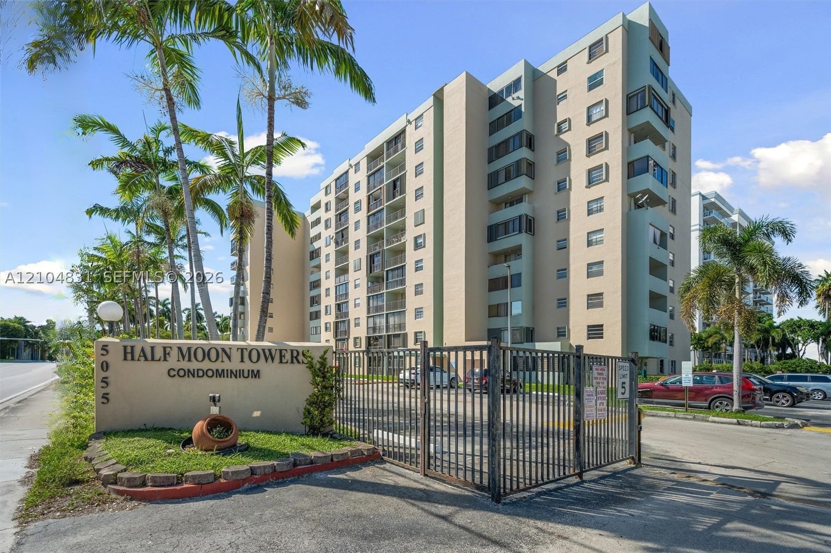 5055 NW 7th St #908, Miami FL 33126