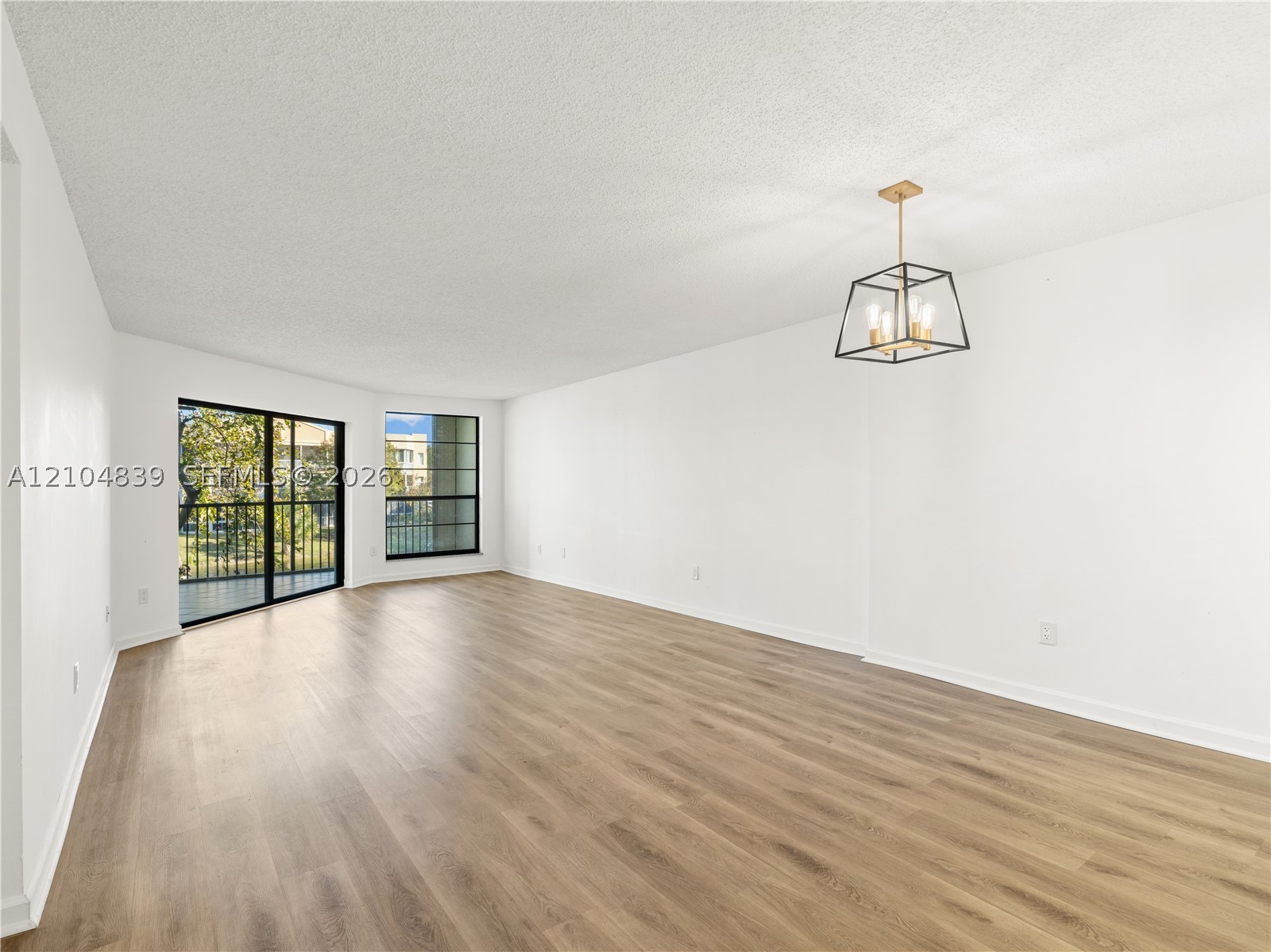 7547 Fairfax Dr #210, Tamarac FL 33321