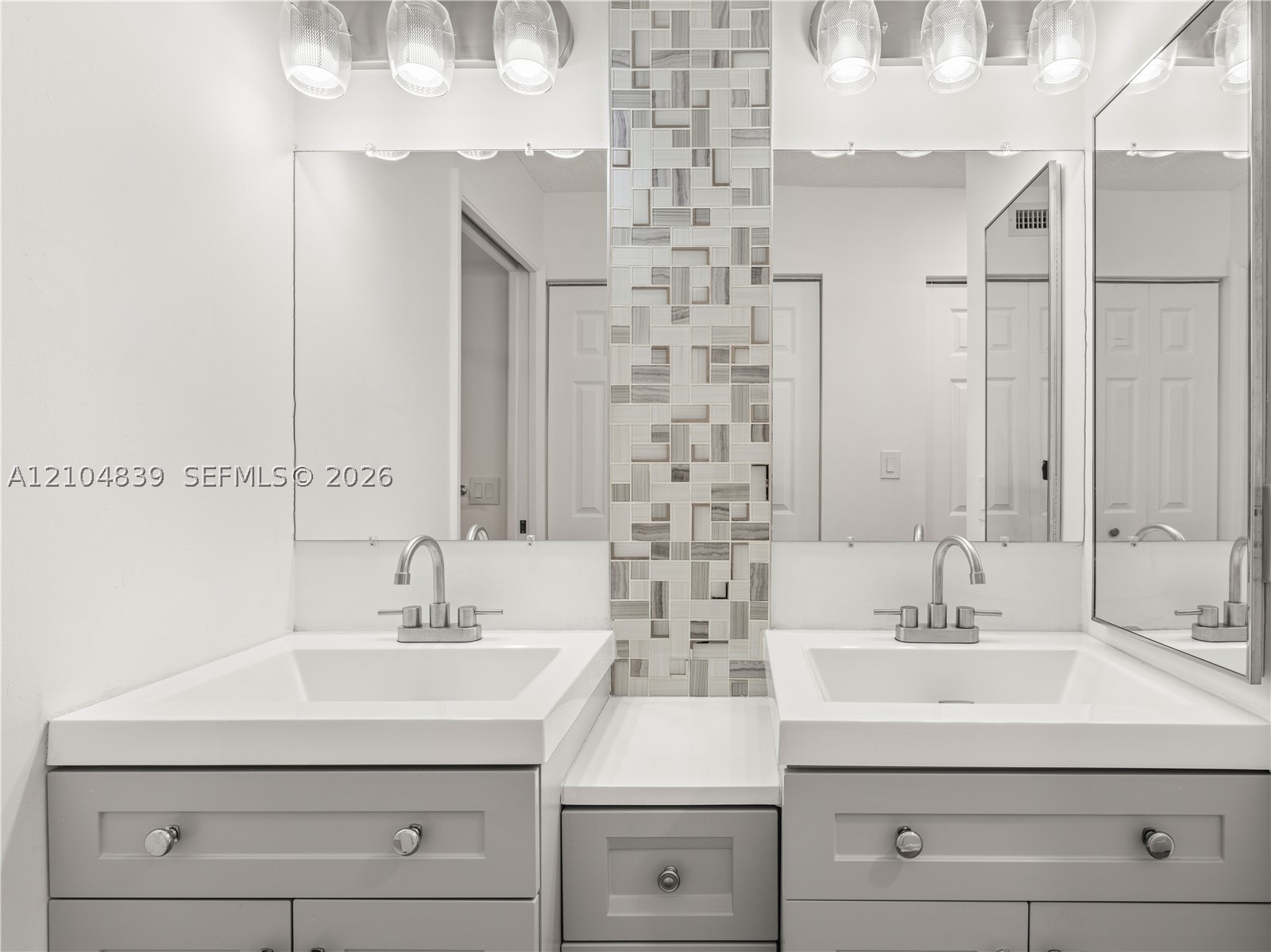 7547 Fairfax Dr #210, Tamarac FL 33321