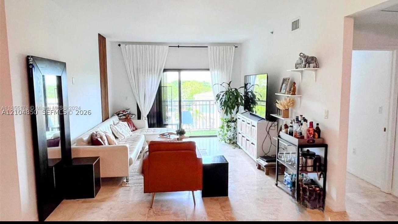 Miami FL 33145 - A12104850