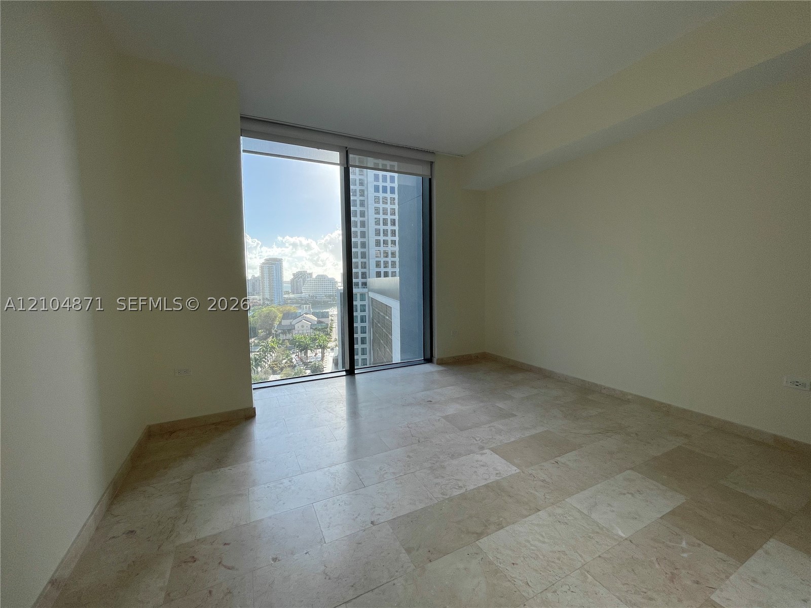 68 SE 6th St #909, Miami FL 33131