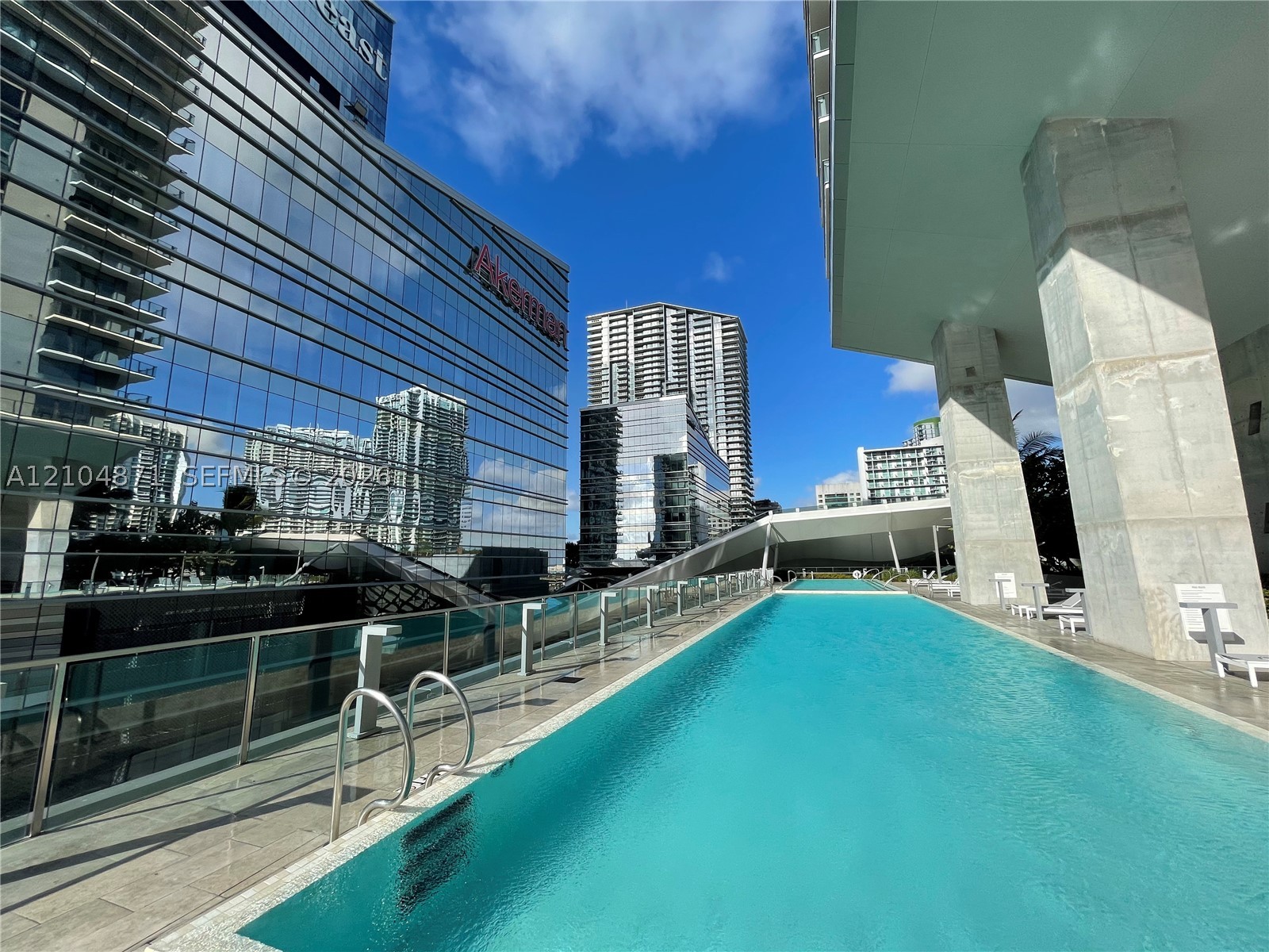 68 SE 6th St #909, Miami FL 33131