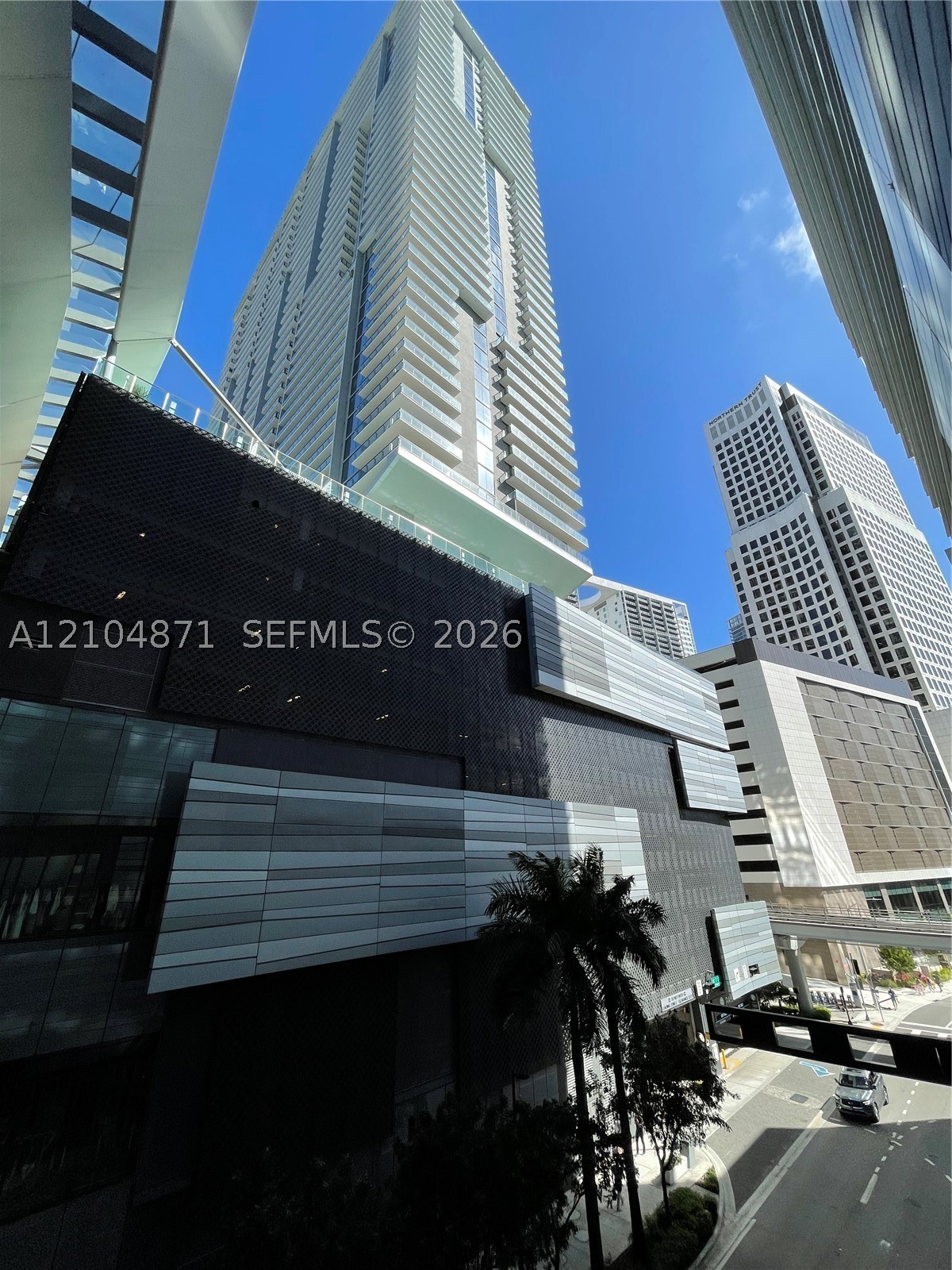 68 SE 6th St #909, Miami FL 33131