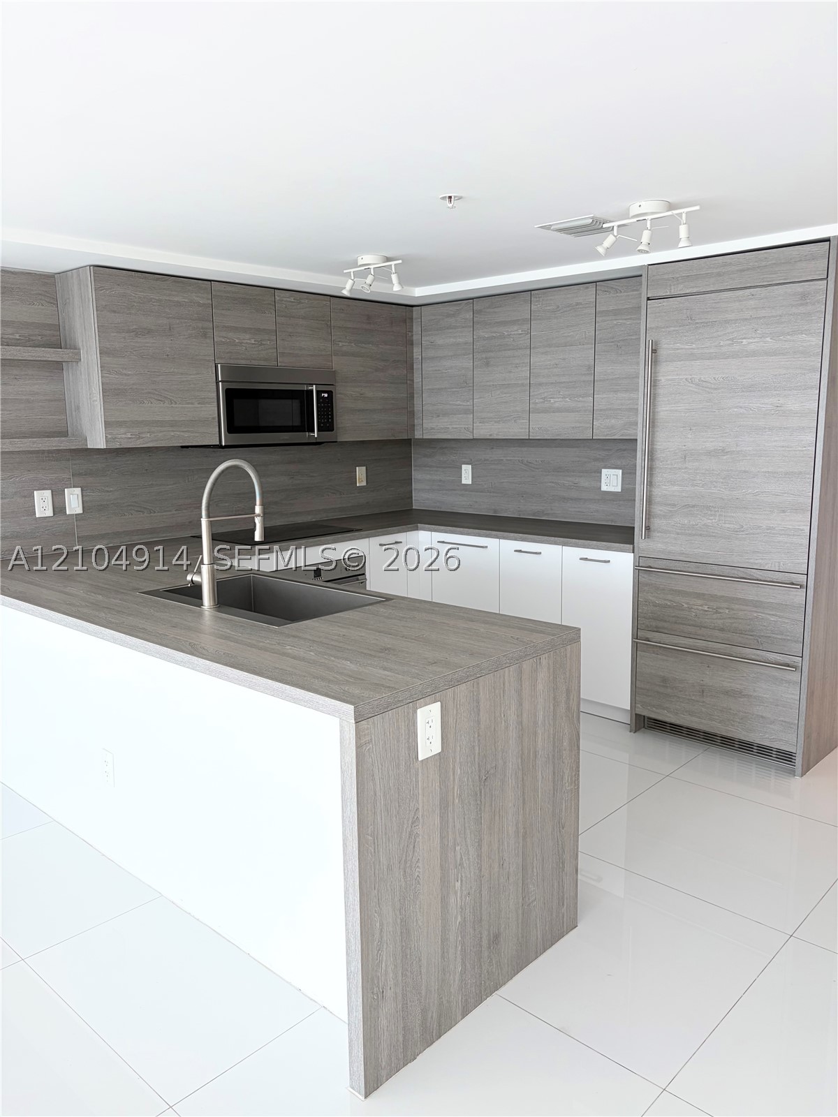 400 Sunny Isles Blvd #1002, Sunny Isles Beach FL 33160