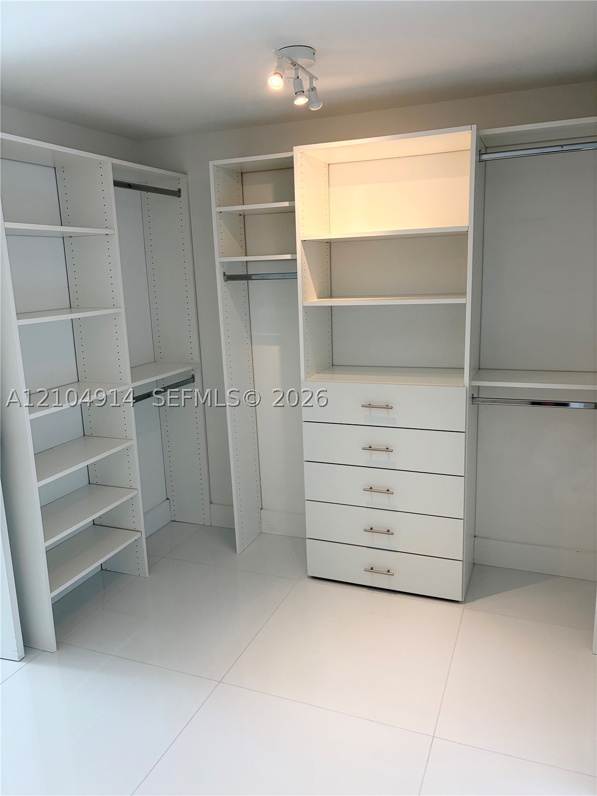 400 Sunny Isles Blvd #1002, Sunny Isles Beach FL 33160