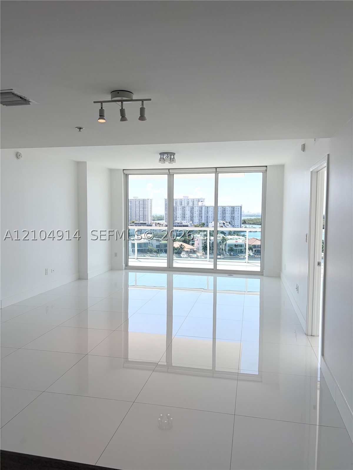400 Sunny Isles Blvd #1002, Sunny Isles Beach FL 33160