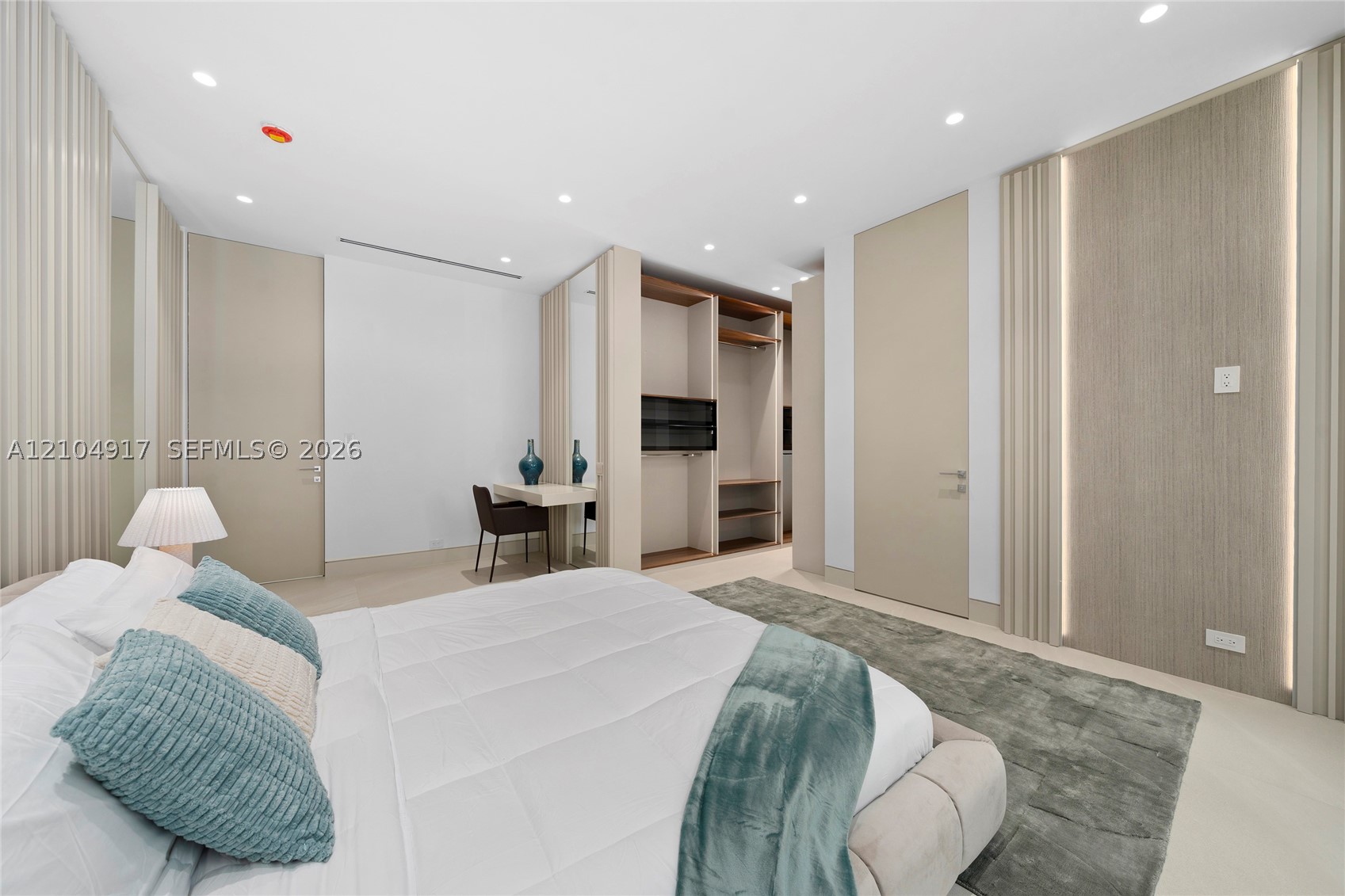271 N Shore Dr, Miami Beach FL 33141