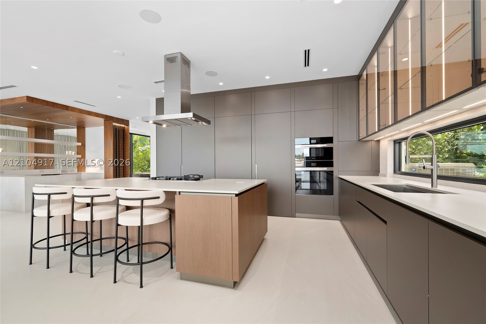271 N Shore Dr, Miami Beach FL 33141