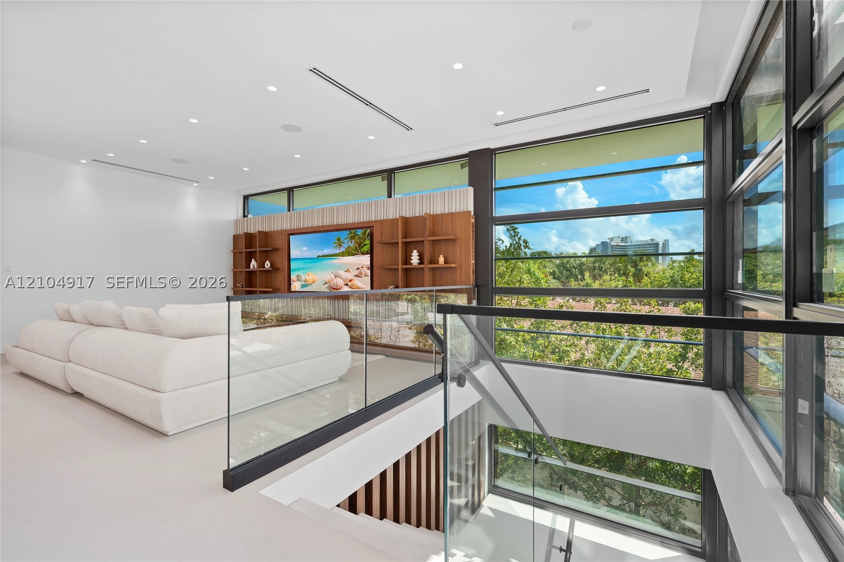 271 N Shore Dr, Miami Beach FL 33141