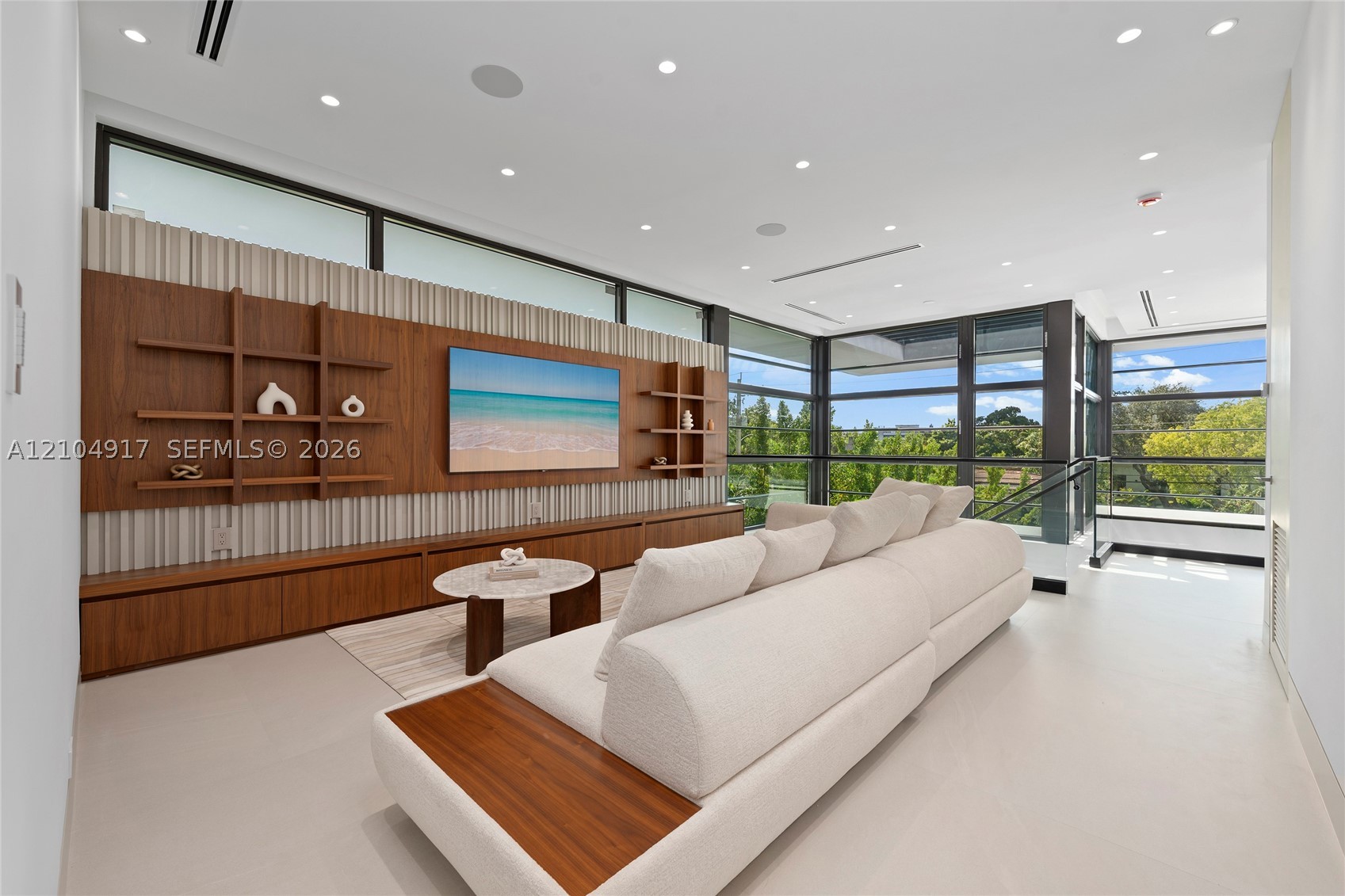 271 N Shore Dr, Miami Beach FL 33141