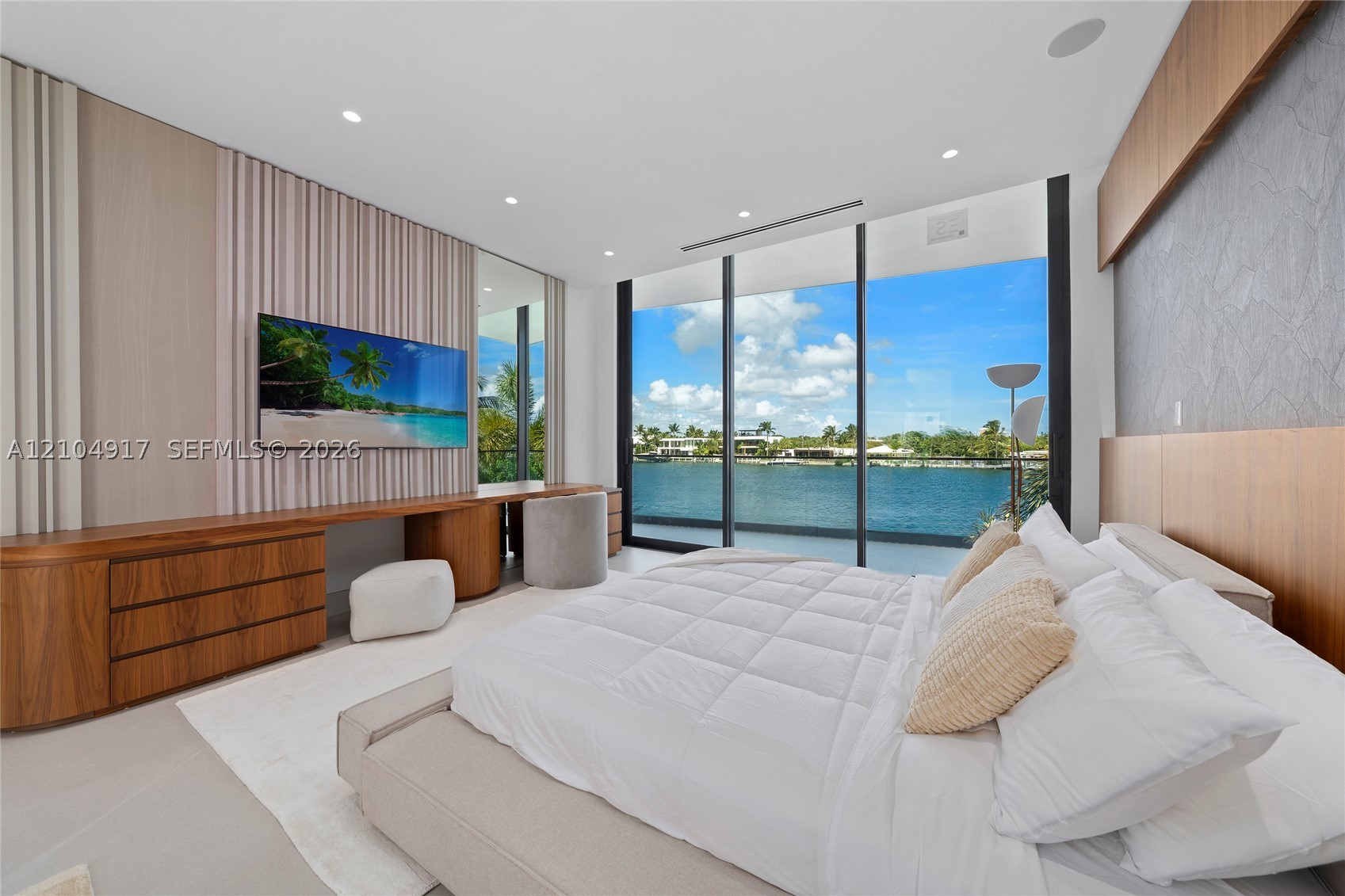 271 N Shore Dr, Miami Beach FL 33141