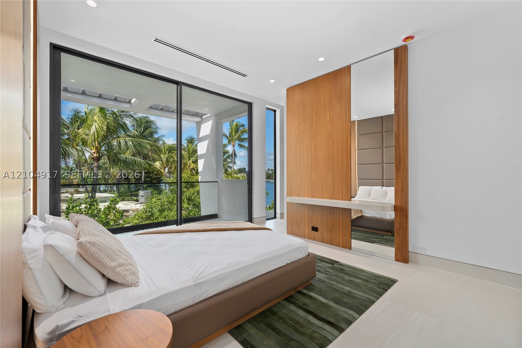 271 N Shore Dr, Miami Beach FL 33141