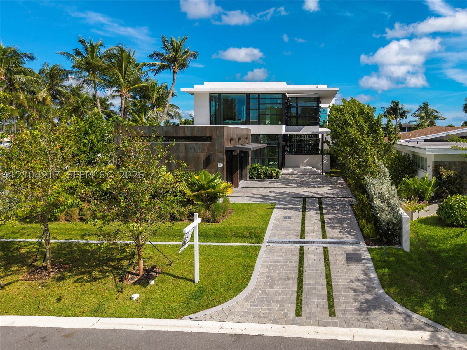271 N Shore Dr, Miami Beach FL 33141