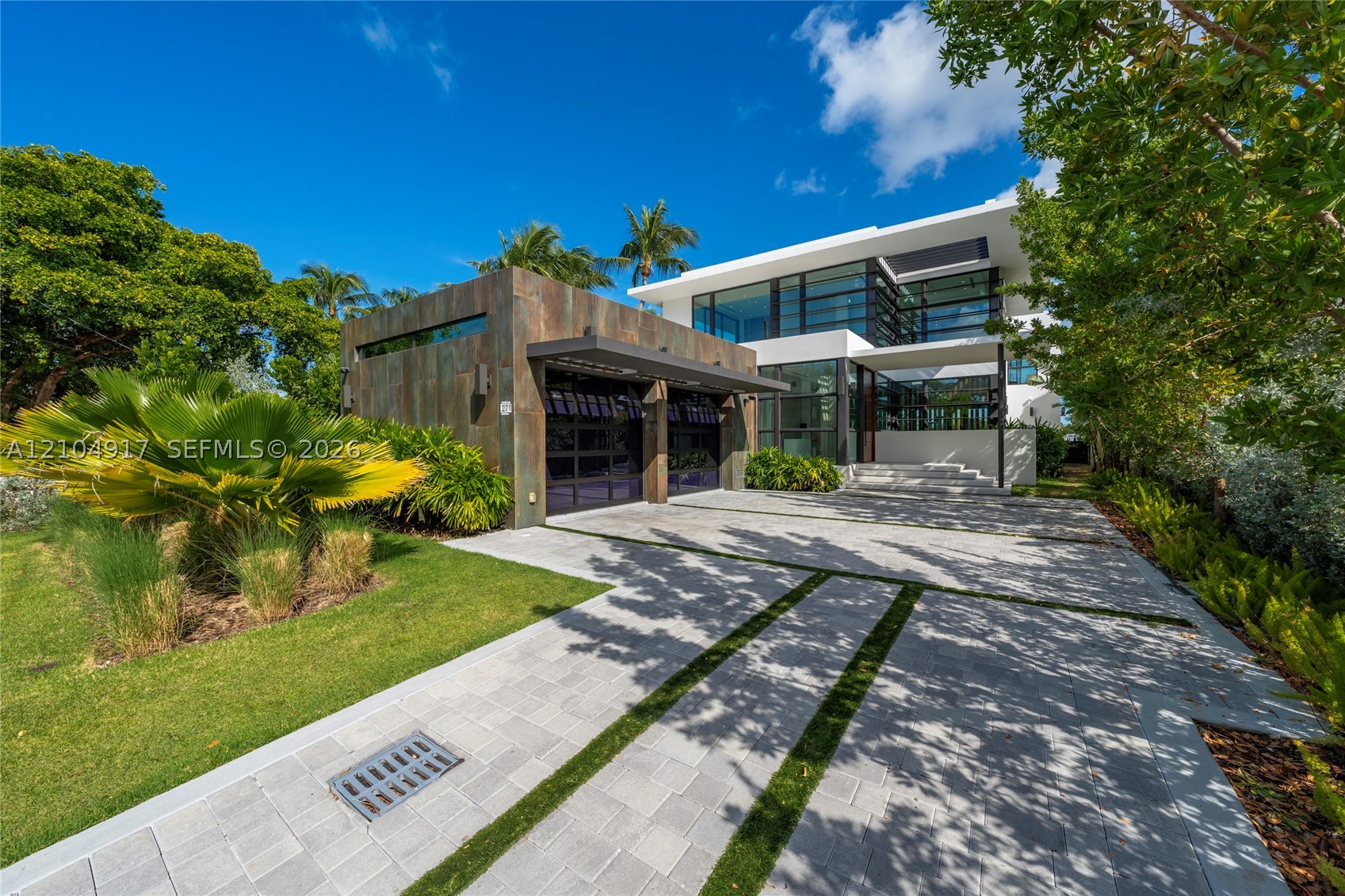 271 N Shore Dr, Miami Beach FL 33141
